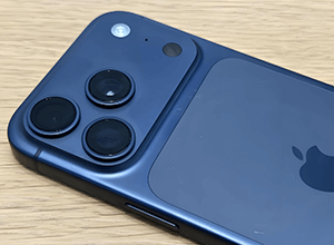 苹果回应 iPhone 17 Pro 划痕问题：系 MagSafe 展示架材料转移导致