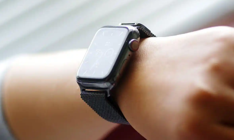iPhone 或将优化联动安卓手表，封闭生态时代终结！跨设备联动启幕？